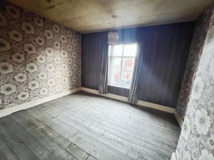 Bedroom- click for photo gallery
